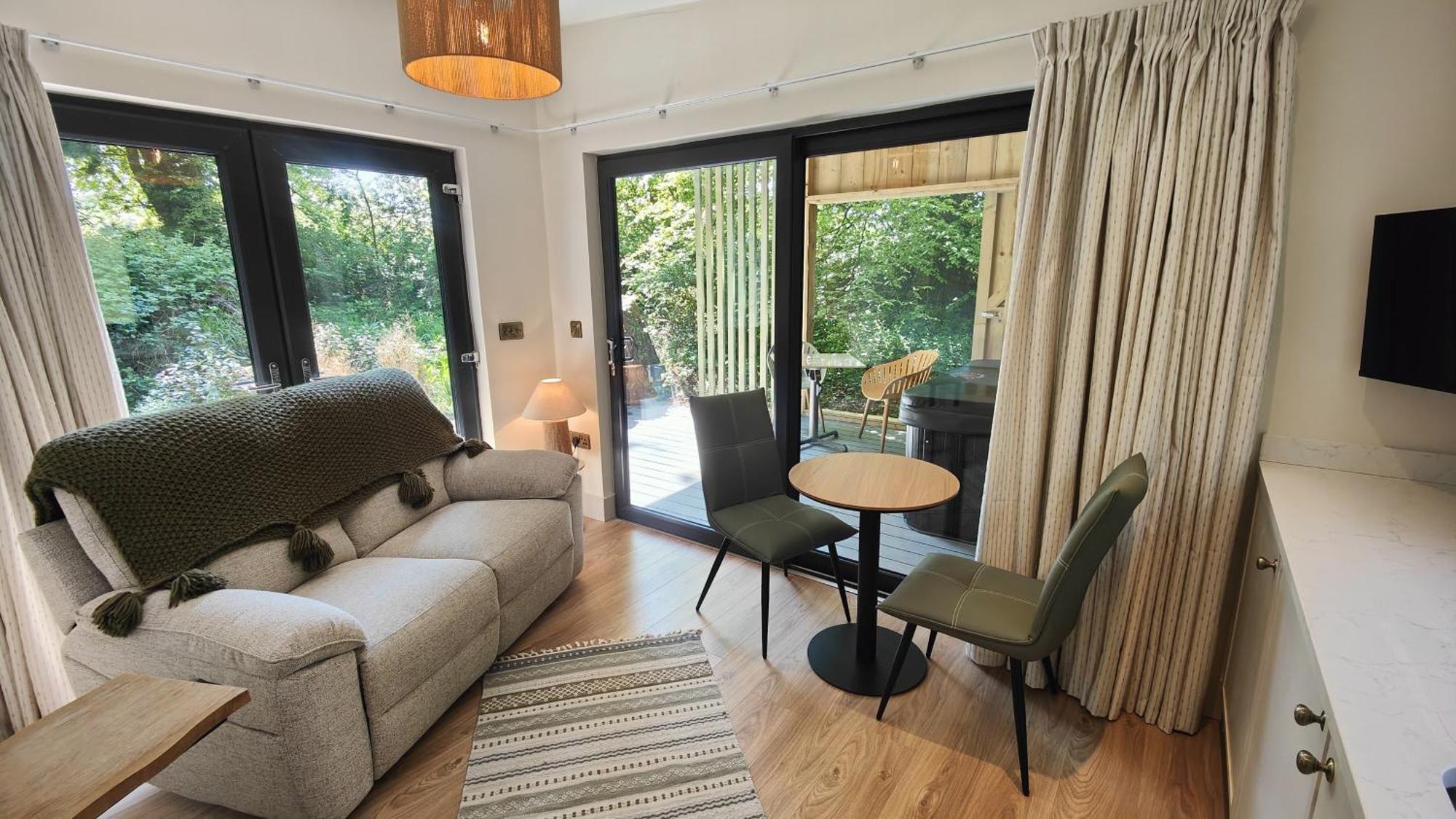 The View At Moneylands Villa Arklow Room photo